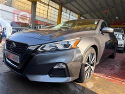 نيسان ألتيما